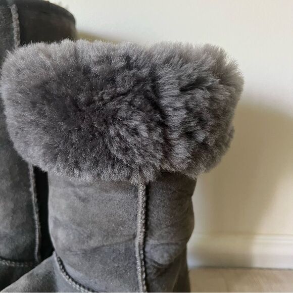 UGG Australia Grey Boots S/N 5815 Leather Genuine Sheepskin Classic Tall US  W6 - Picture 11 of 14